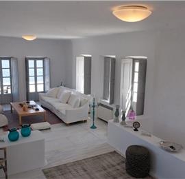 7 bed villa with pool near Akrotiri, Santorini, sleeps 14